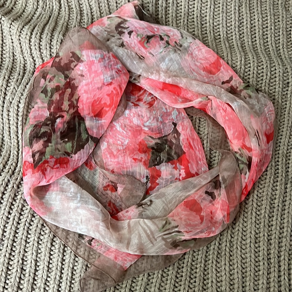 Women scarf flowers patterns like new